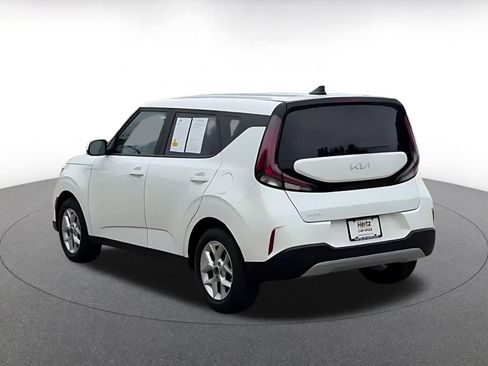 Used 2025 Kia Soul LX w/ LX Technology Package FWD image 11