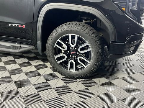 Used 2023 GMC Sierra 1500 AT4 w/ Technology Package image 12