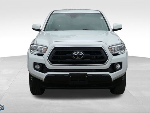 Used 2023 Toyota Tacoma SR5 AWD/4WD image 5