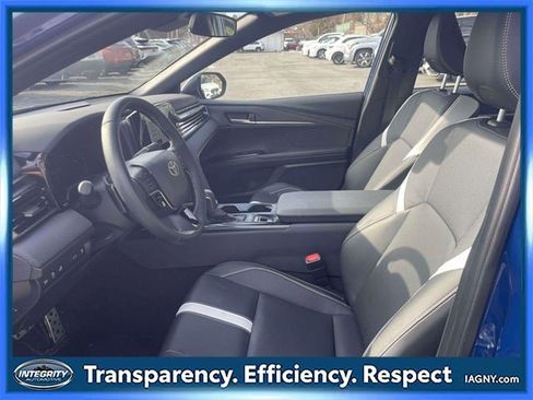 Used 2025 Toyota Camry SE image 15