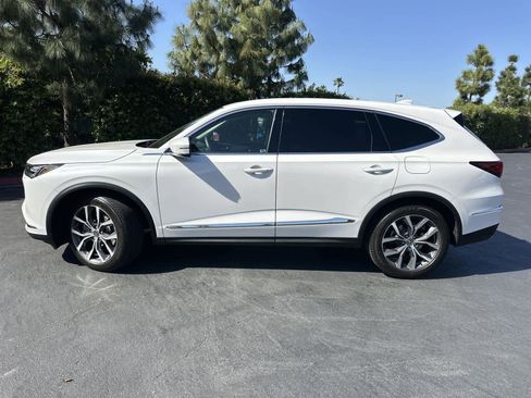 Used 2024 Acura MDX w/Technology Package image 3