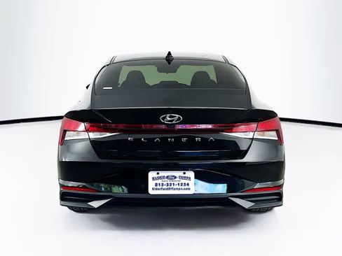 Used 2022 Hyundai Elantra SEL FWD image 5