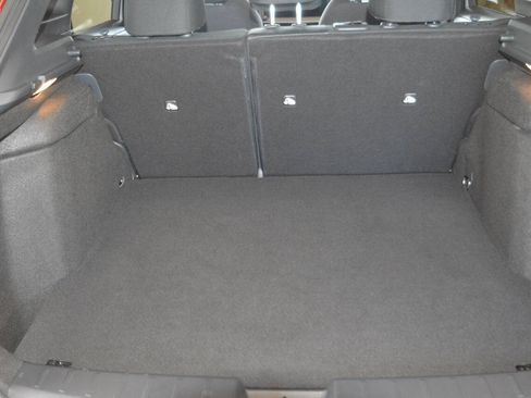 Used 2025 Nissan Kicks SV AWD/4WD image 21