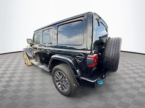 Used 2023 Jeep Wrangler Unlimited Sahara AWD/4WD image 8