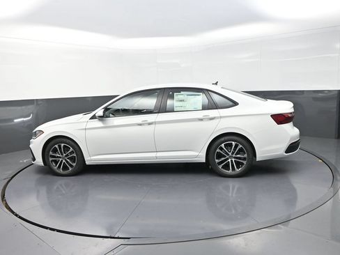 Used 2026 Volkswagen Jetta Sport FWD image 6