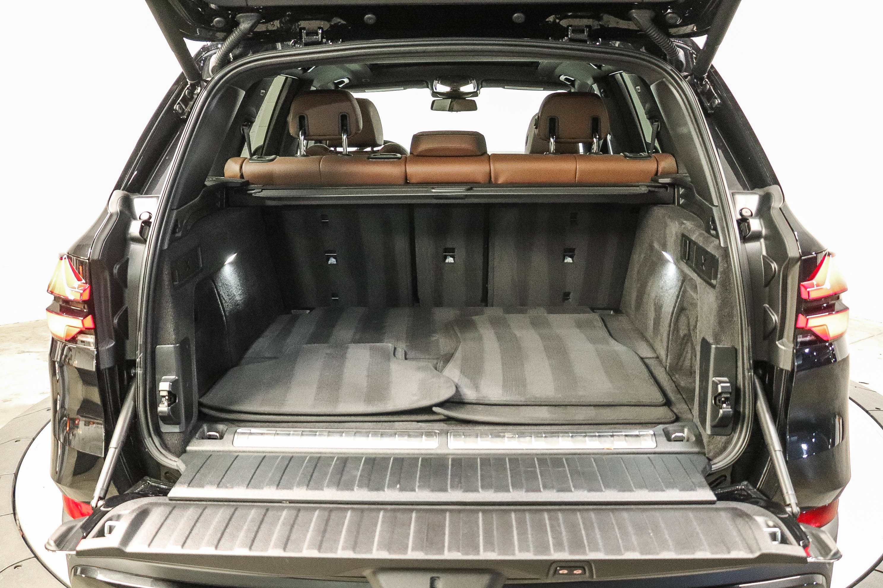 Certified 2024 BMW X5 xDrive50e AWD/4WD image 26