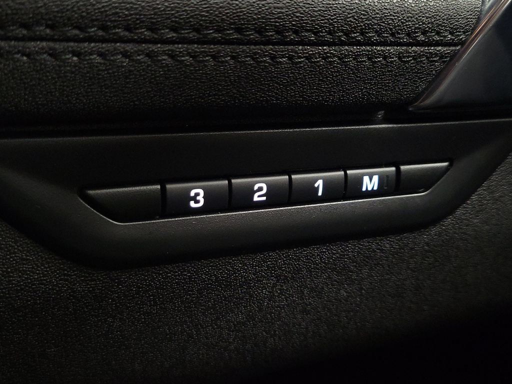 Used 2023 Land Rover Discovery Sport SE AWD/4WD image 16