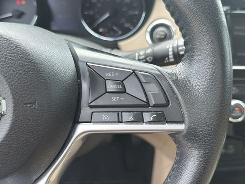 Used 2019 Nissan Rogue SV FWD image 36
