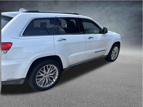 Used 2017 Jeep Grand Cherokee Summit w/ Skid Plate Group AWD/4WD image 10