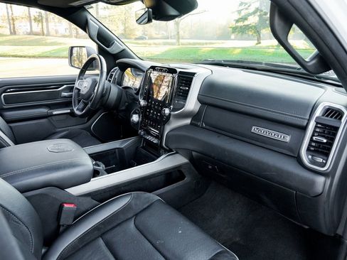 Used 2020 RAM 1500 Laramie image 18