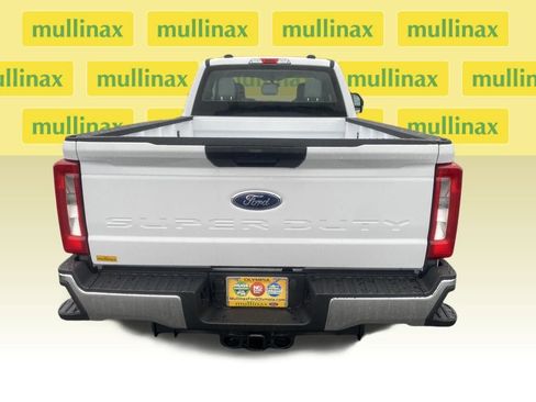 New 2026 Ford F250 XL w/ XL Chrome Package image 4