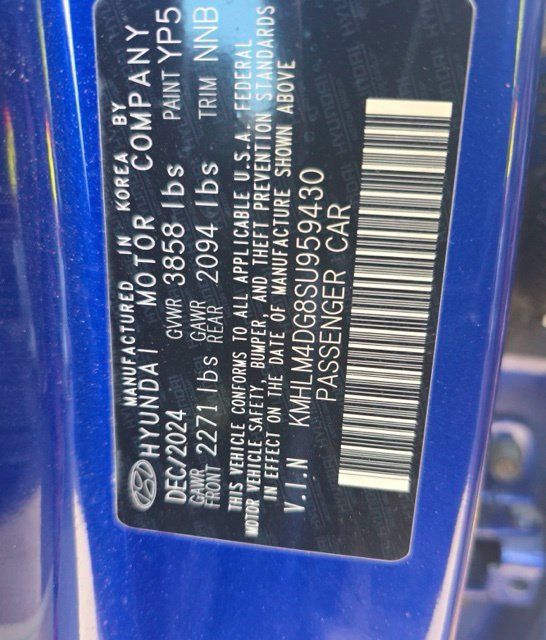 Used 2025 Hyundai Elantra Sport FWD image 11