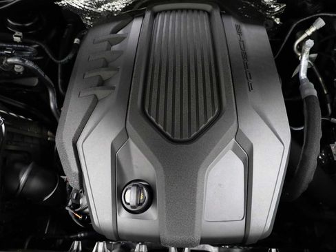 Certified 2026 Porsche Macan AWD/4WD image 42