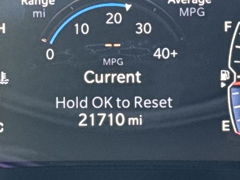 Used 2024 Jeep Compass Latitude w/ Altitude Special Edition image 21