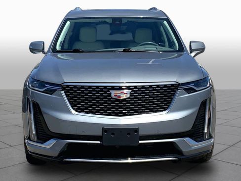 Used 2024 Cadillac XT6 Premium Luxury w/ Technology Package FWD image 4