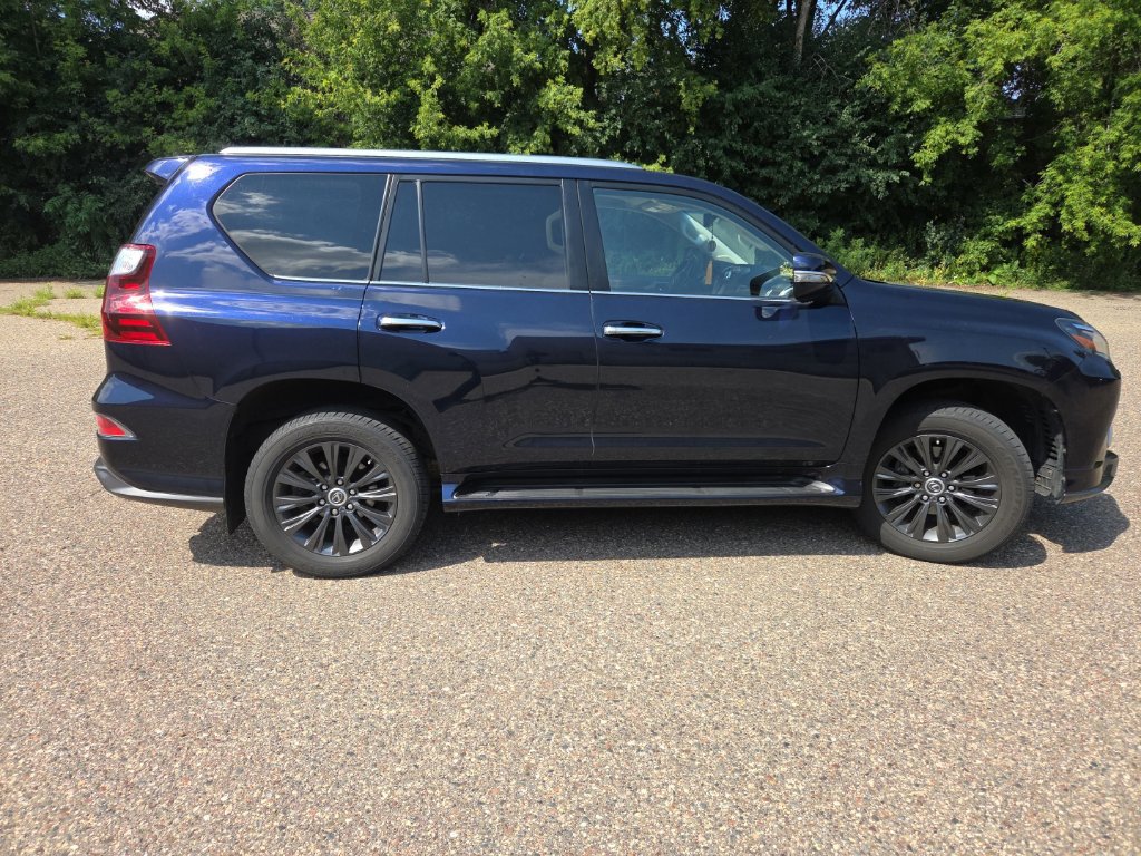 Used 2021 Lexus GX 460 Premium w/ Accessory Package AWD/4WD image 19