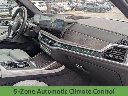 Used 2023 BMW X7 xDrive40i w/ Premium Package image 34