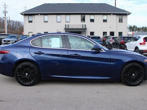 Used 2017 Alfa Romeo Giulia Ti w/ TI Lusso Light Wood Package image 6