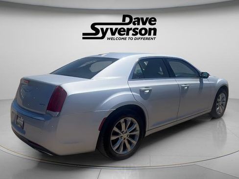 Used 2021 Chrysler 300 Touring L AWD/4WD image 5