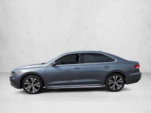 Used 2022 Volkswagen Passat 2.0T SE FWD image 8