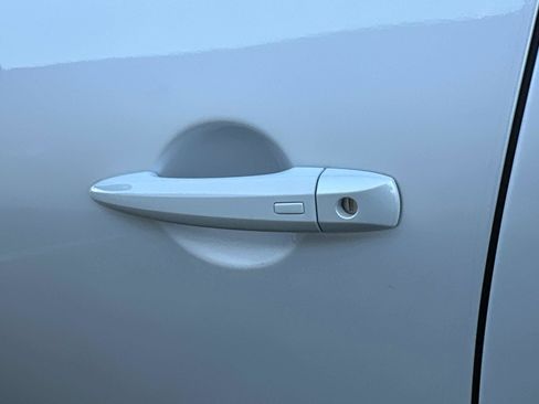 New 2026 Nissan Pathfinder Platinum AWD/4WD image 12