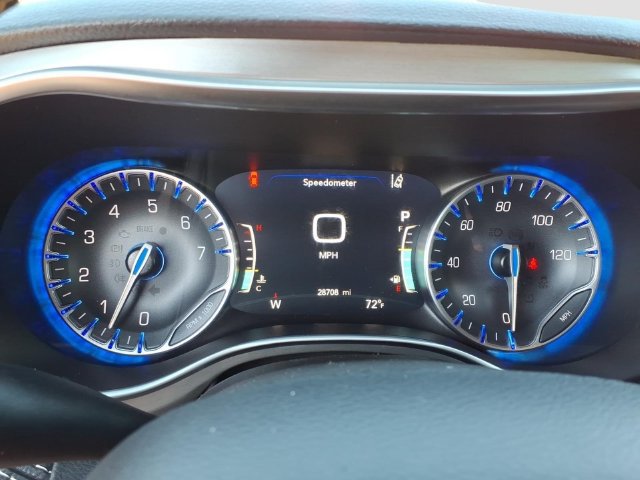 Used 2024 Chrysler Pacifica Limited w/ Uconnect Theater Family Group FWD image 35