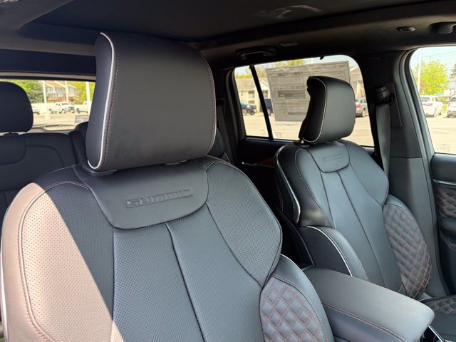 New 2026 Jeep Grand Cherokee Summit w/ Adv Protech Group IV AWD/4WD image 31