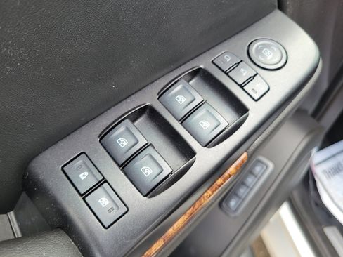 Used 2016 Chevrolet Tahoe LTZ RWD image 20