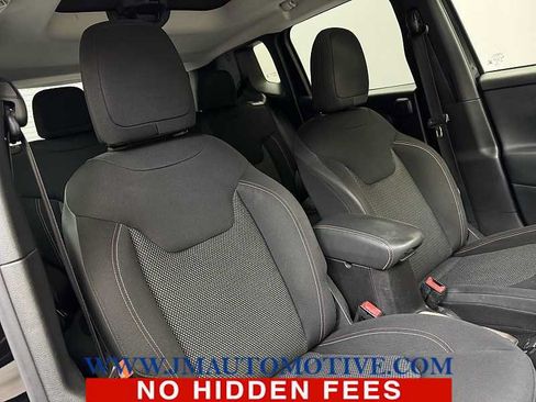 Used 2016 Jeep Renegade 75th Anniversary AWD/4WD image 21