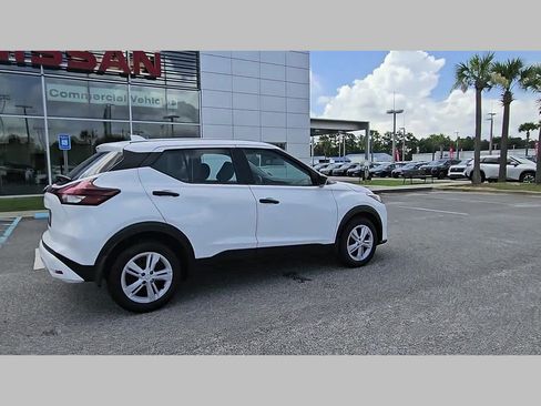 Used 2025 Nissan Kicks Play S FWD image 35