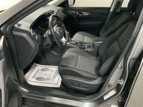 Used 2019 Nissan Rogue SV image 15