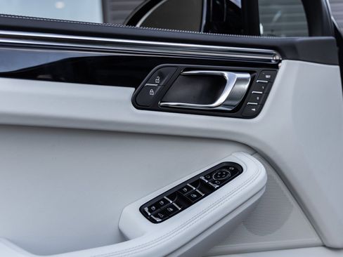 New 2026 Porsche Macan S image 19