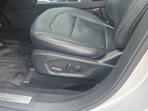 Used 2019 Ford Explorer Limited w/ Class III Trailer Tow Package FWD image 11
