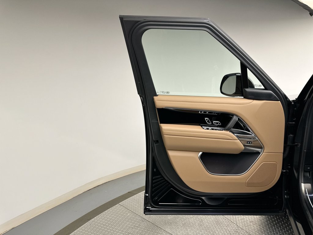 New 2026 Land Rover Range Rover SE AWD/4WD image 9