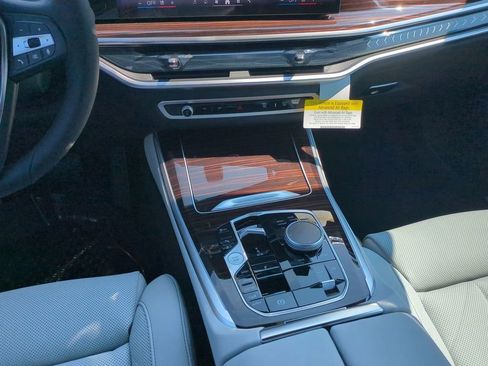 Used 2026 BMW X5 xDrive50e image 18