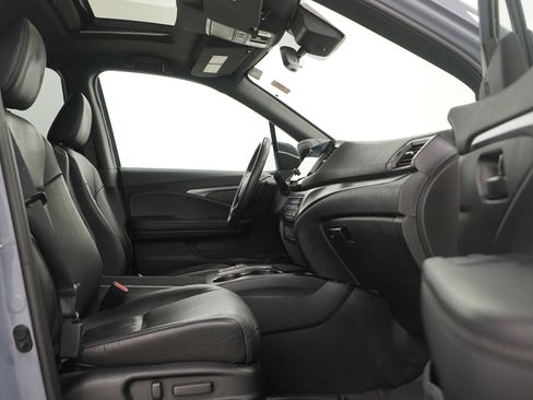 Used 2023 Honda Passport EX-L image 11