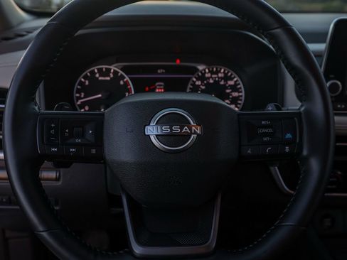 Used 2025 Nissan Rogue SV image 24