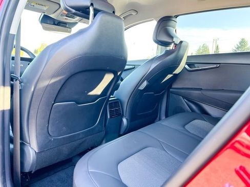 Certified 2024 Kia Niro EX image 10