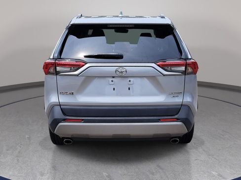 Used 2022 Toyota RAV4 Limited AWD/4WD image 6