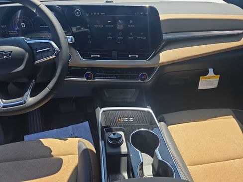 New 2026 Chevrolet Equinox ACTIV w/ Convenience Package III AWD/4WD image 11