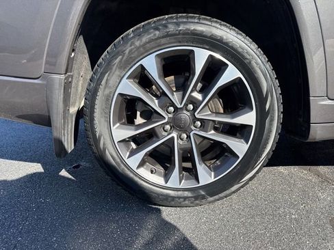 Used 2022 Jeep Grand Cherokee L Overland w/ Luxury Tech Group IV image 9