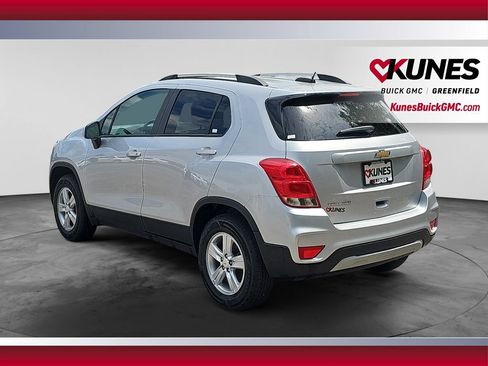 Used 2022 Chevrolet Trax LT w/ LT Convenience Package AWD/4WD image 7