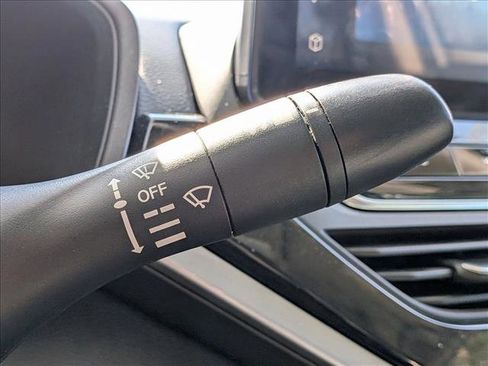 Used 2023 Nissan Altima 2.5 SR w/ SR Premium Package image 11