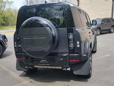 Used 2025 Land Rover Defender 110 V8 AWD/4WD image 9