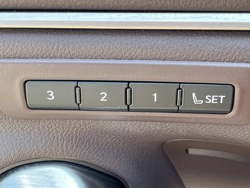Used 2020 Lexus ES 300h w/ Premium Package FWD image 30