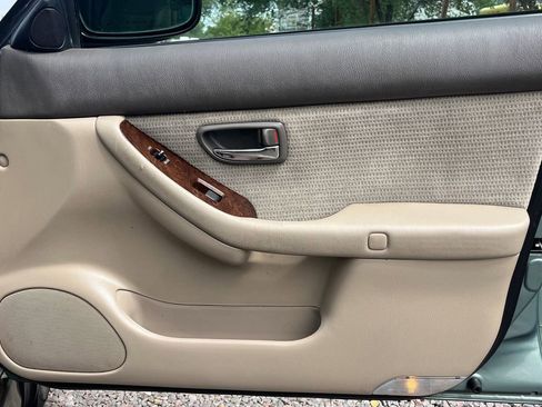 Used 2003 Subaru Outback Wagon image 11