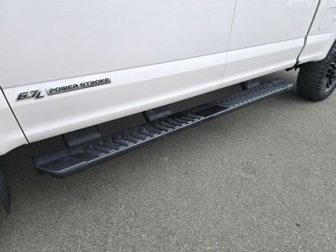 Used 2019 Ford F350 Lariat image 12