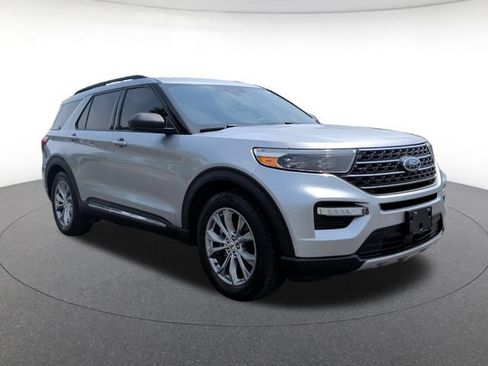 Used 2020 Ford Explorer XLT w/ Equipment Group 202A RWD image 8