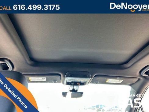 Used 2023 Cadillac XT6 Sport w/ Technology Package AWD/4WD image 16