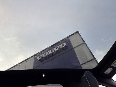 New 2026 Volvo EX30 Cross Country Ultra image 19